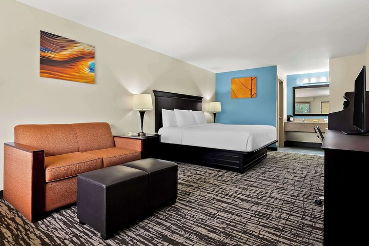 Room 6 of 25