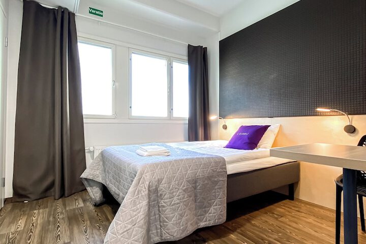 Room 17 of 33