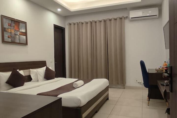 Room 2 of 15