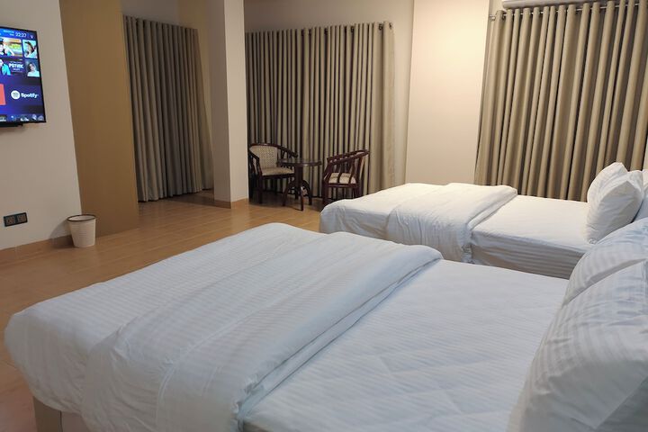 Room 9 of 17