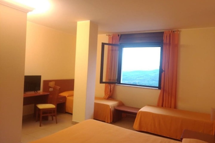 Room 11 of 67