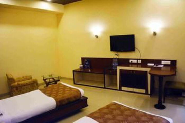 Room 8 of 10