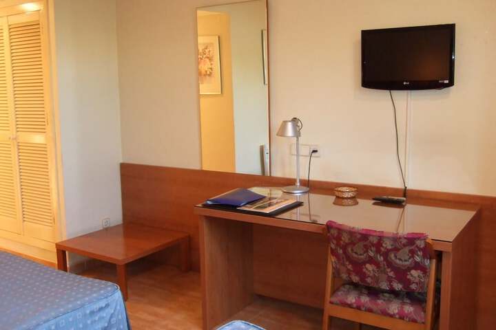 Room 5 of 24