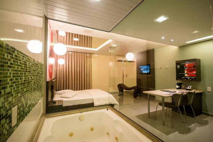 Room 7 of 42