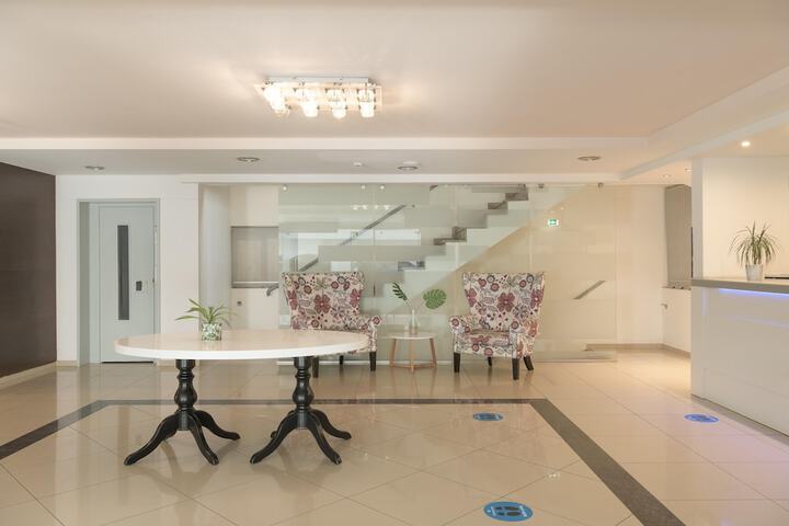 Guest Lobby