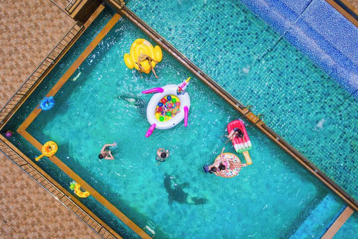 Pool 106 of 156