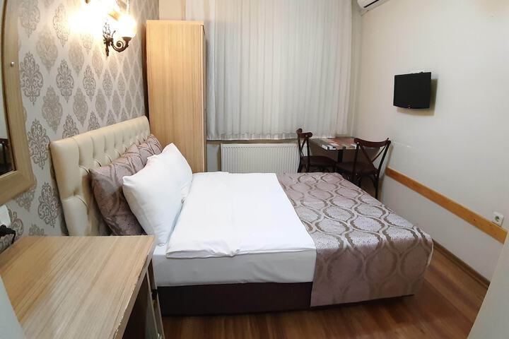 Room 28 of 123