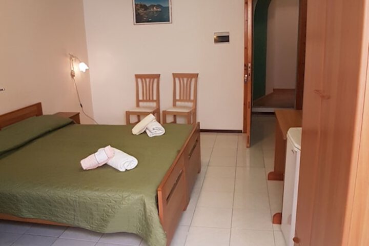 Room 21 of 107