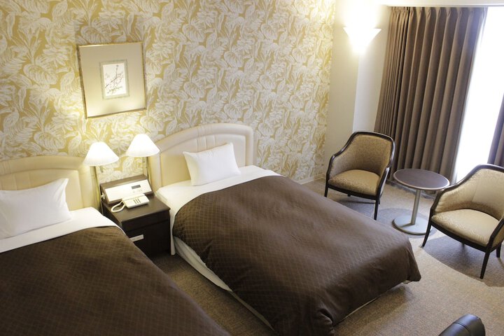 Room 15 of 32