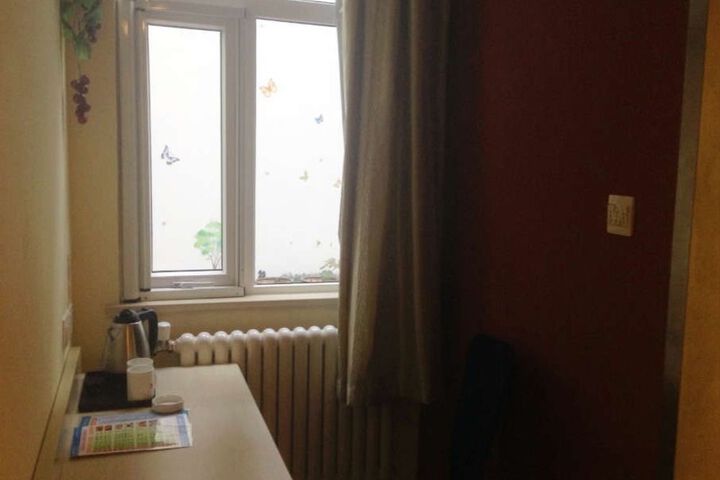 Room 7 of 27