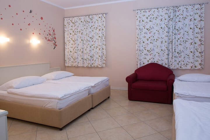 Room 2 of 30