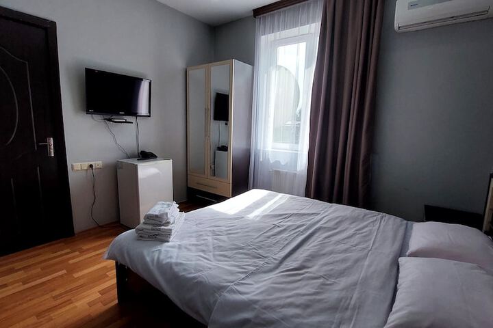 Room 5 of 34
