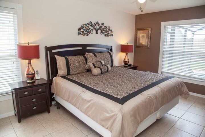 Room 4 of 27