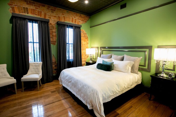 Room 29 of 64
