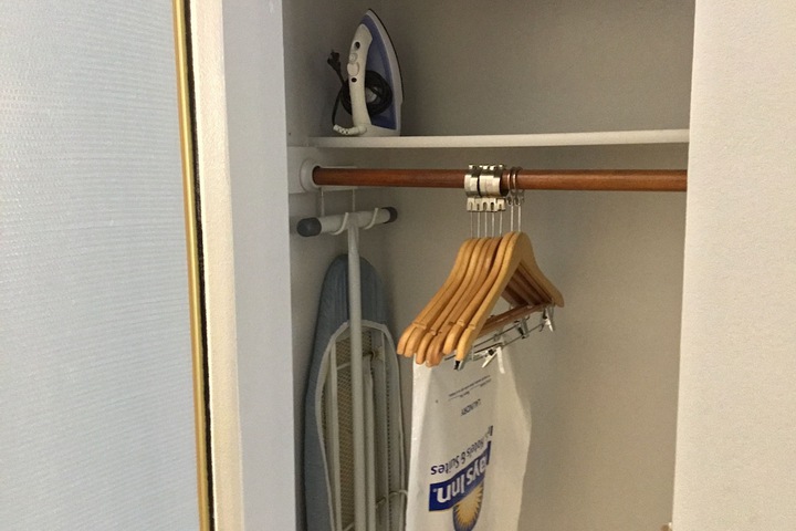 Iron/ironing board