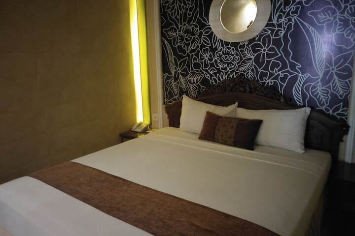 Room 21 of 57