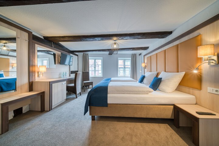 Room 16 of 39