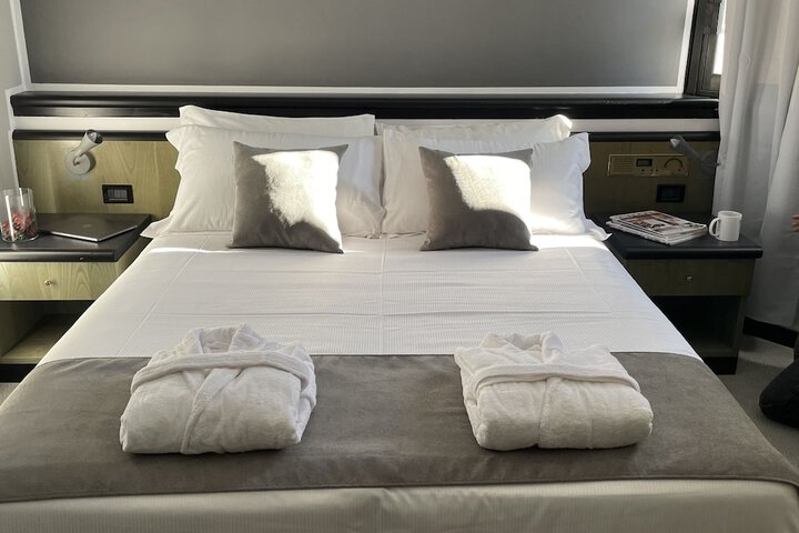 Room 11 of 19