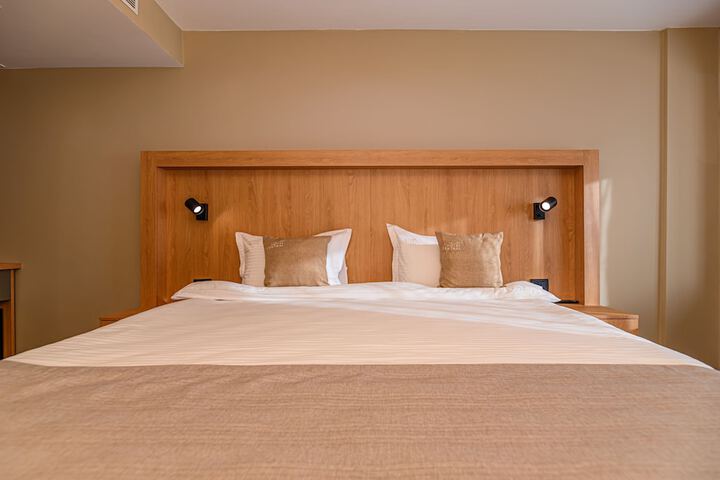 Room 51 of 65