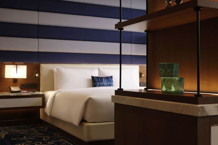 Room 47 of 203