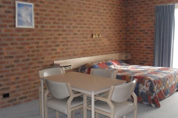 Room 7 of 62