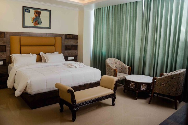 Room 6 of 27