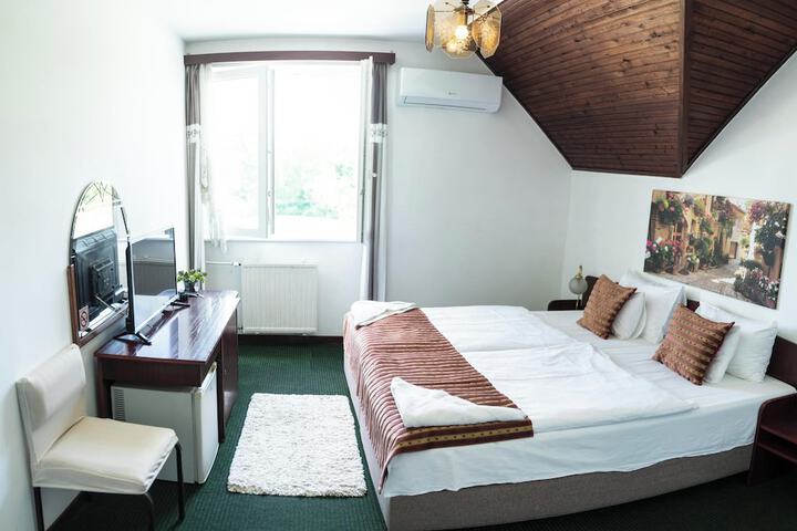 Room 13 of 71