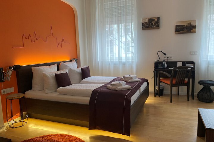 Room 17 of 47
