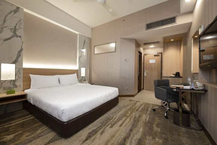 Room 11 of 41