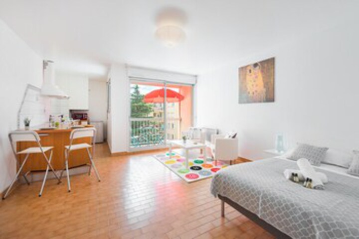 Charming studio close to the train station
