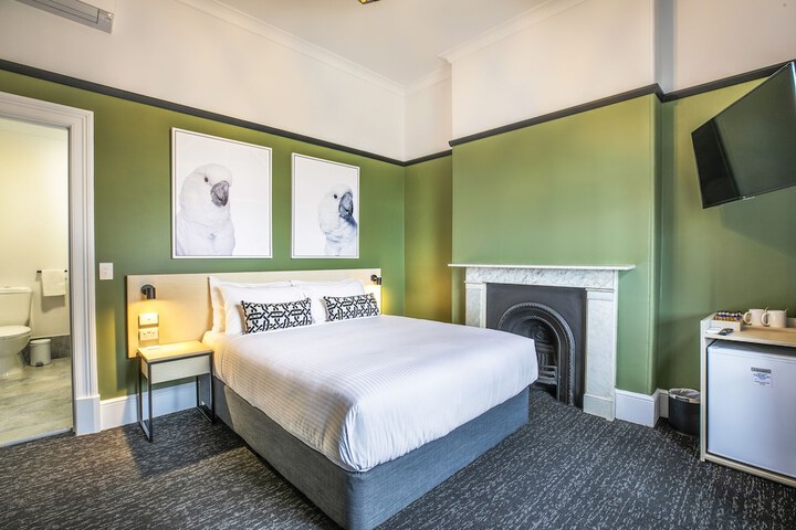 Room 8 of 30
