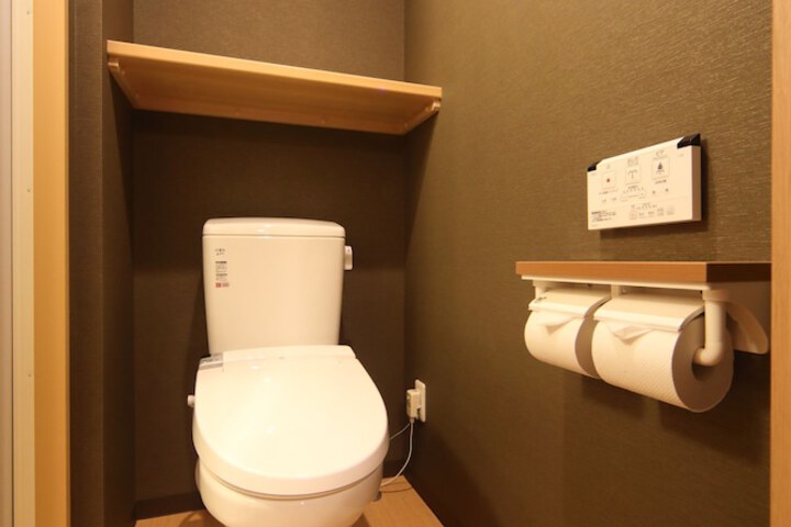 Room 42 of 102