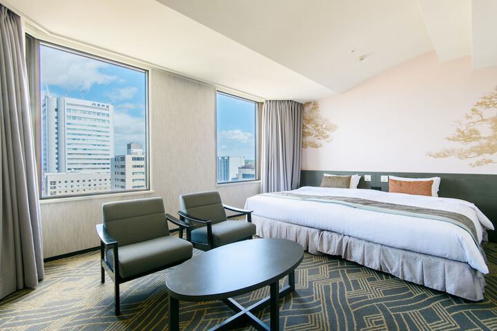 Room 15 of 103