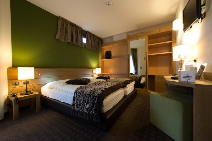 Room 14 of 75