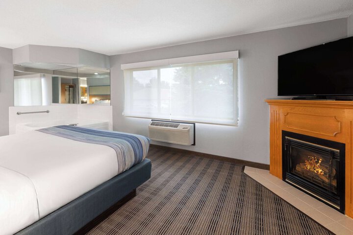 1 King Bed Executive Room Second Floor (21 of 23)