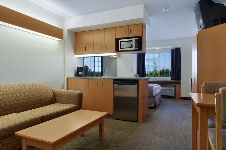 2 Queen Bed Mobility Hearing Accessible Room Roll in Shower (3 of 44)