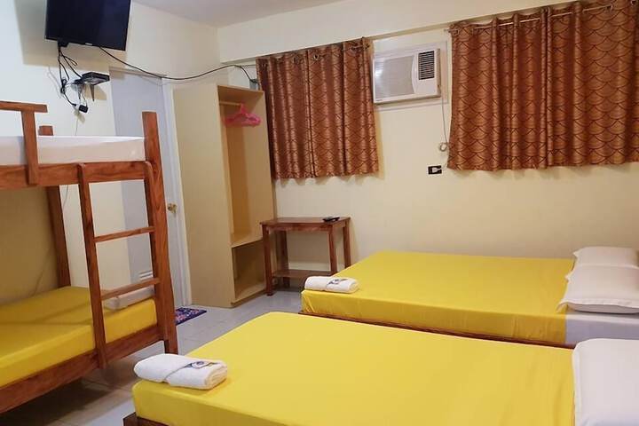 Room 5 of 17