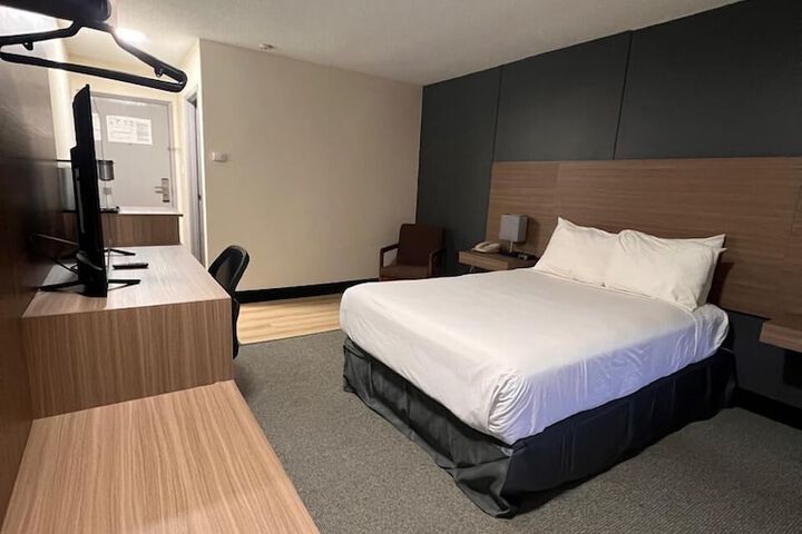 Room 9 of 52