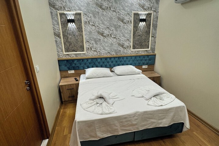 Room 27 of 72