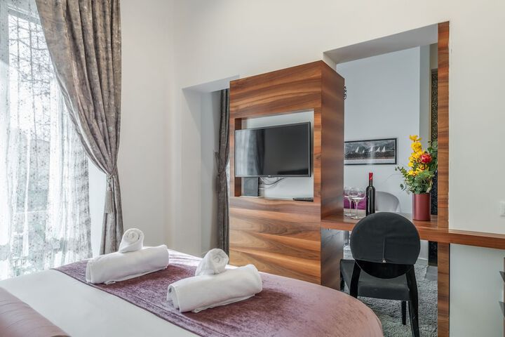 Room 3 of 48