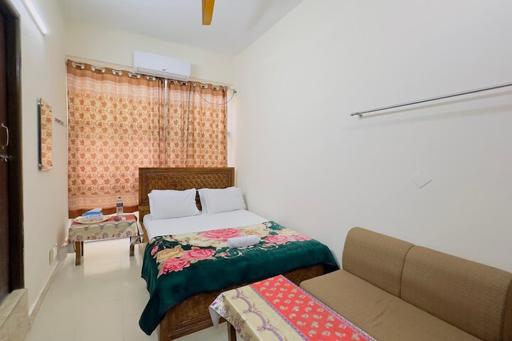 Room 6 of 29