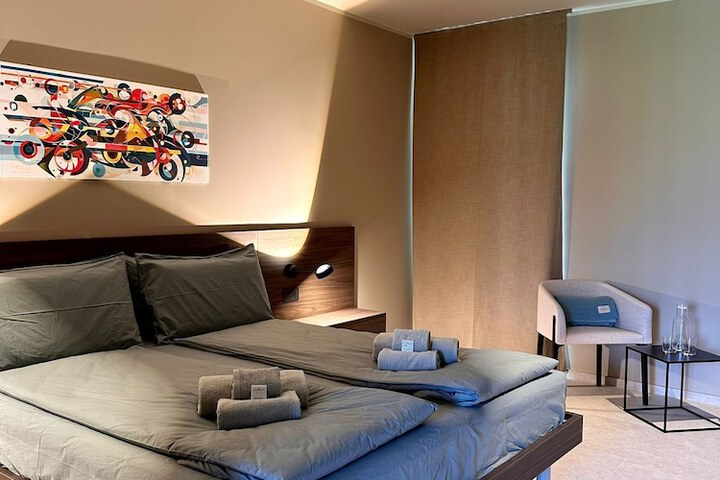 Room 16 of 34
