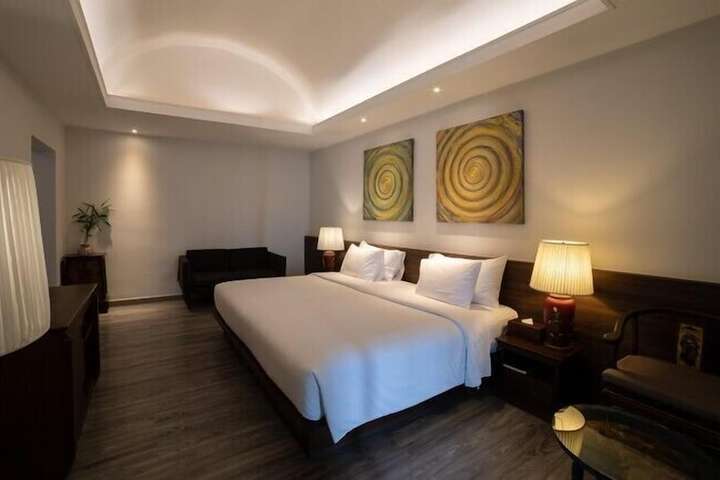 Room 26 of 92