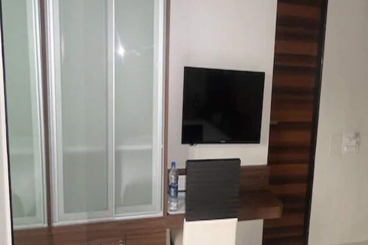 Room 17 of 35
