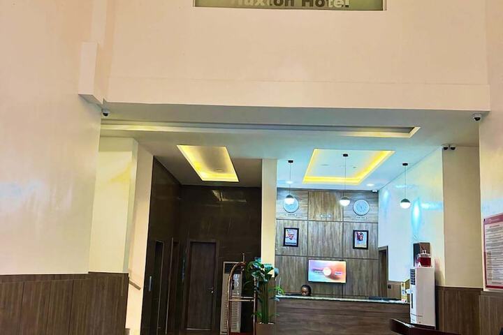 Huxton Hotel