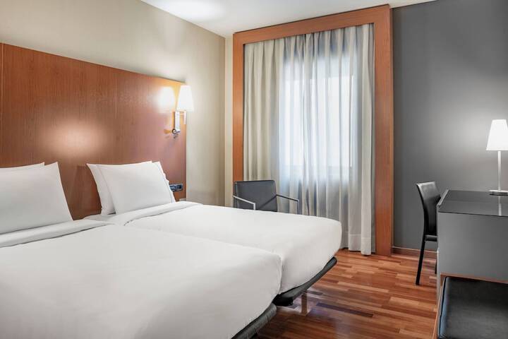 Room 7 of 42