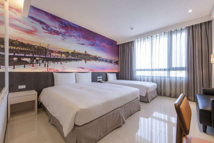 Room 9 of 50