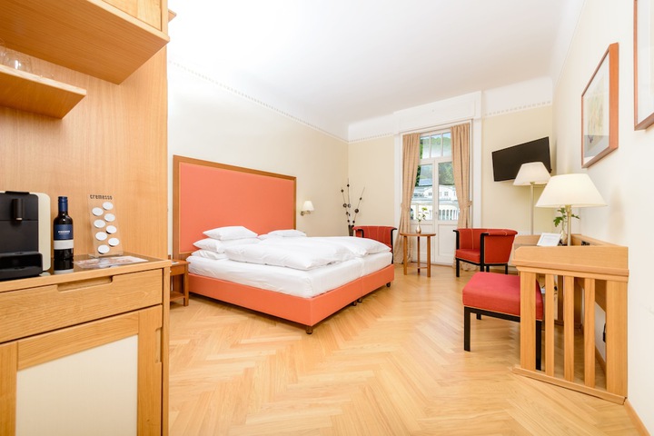 Room 10 of 50