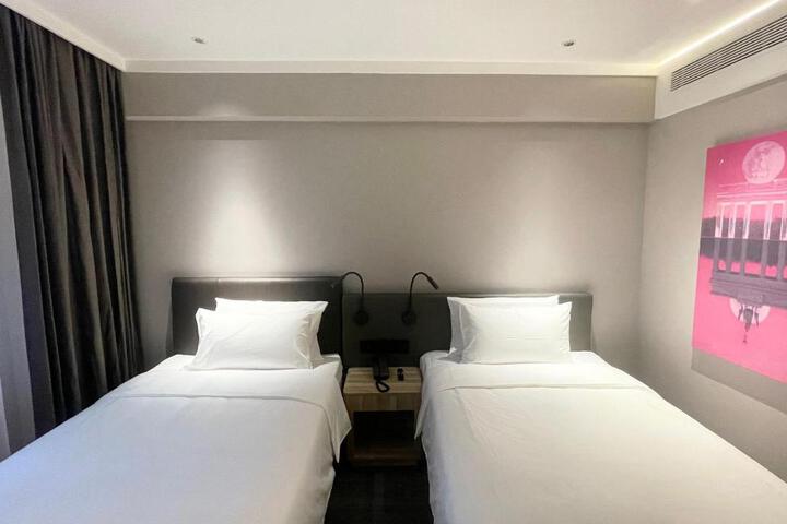 Room 39 of 53