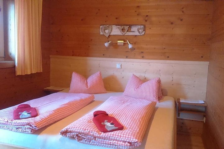 Room 4 of 12
